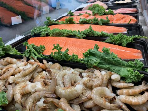 Best fresh seafood market near 110C N Ocean Blvd, Myrtle Beach  .